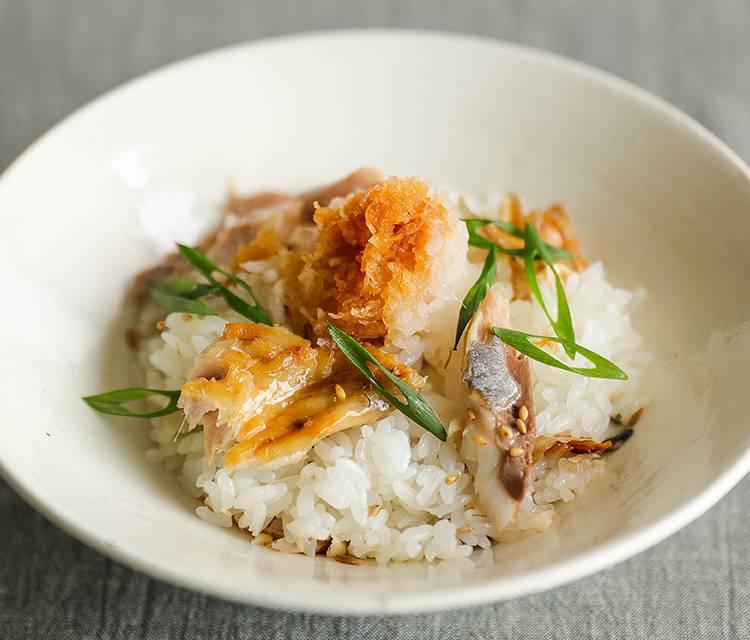 あじの干物まぜごはん | レシピ | BALMUDA The Gohan | BALMUDA あじの干物まぜごはん | レシピ | BALMUDA The Gohan | BALMUDA