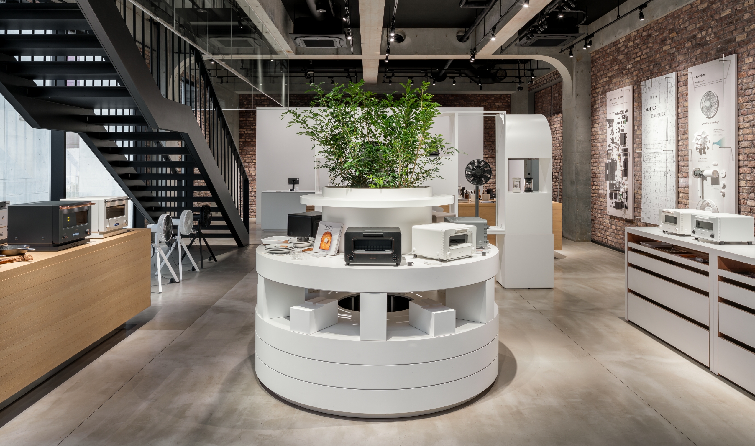 お店でバルミューダ製品を体験 Stores BALMUDA（バルミューダ）公式サイト